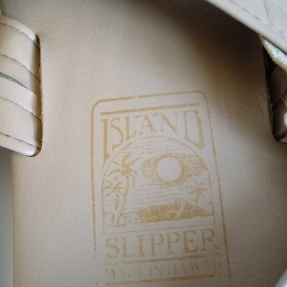 Sandals. - Picture 4 of 12